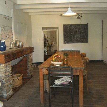 L'Auberge Espagnole - Bed & Breakfast Apt Exterior photo